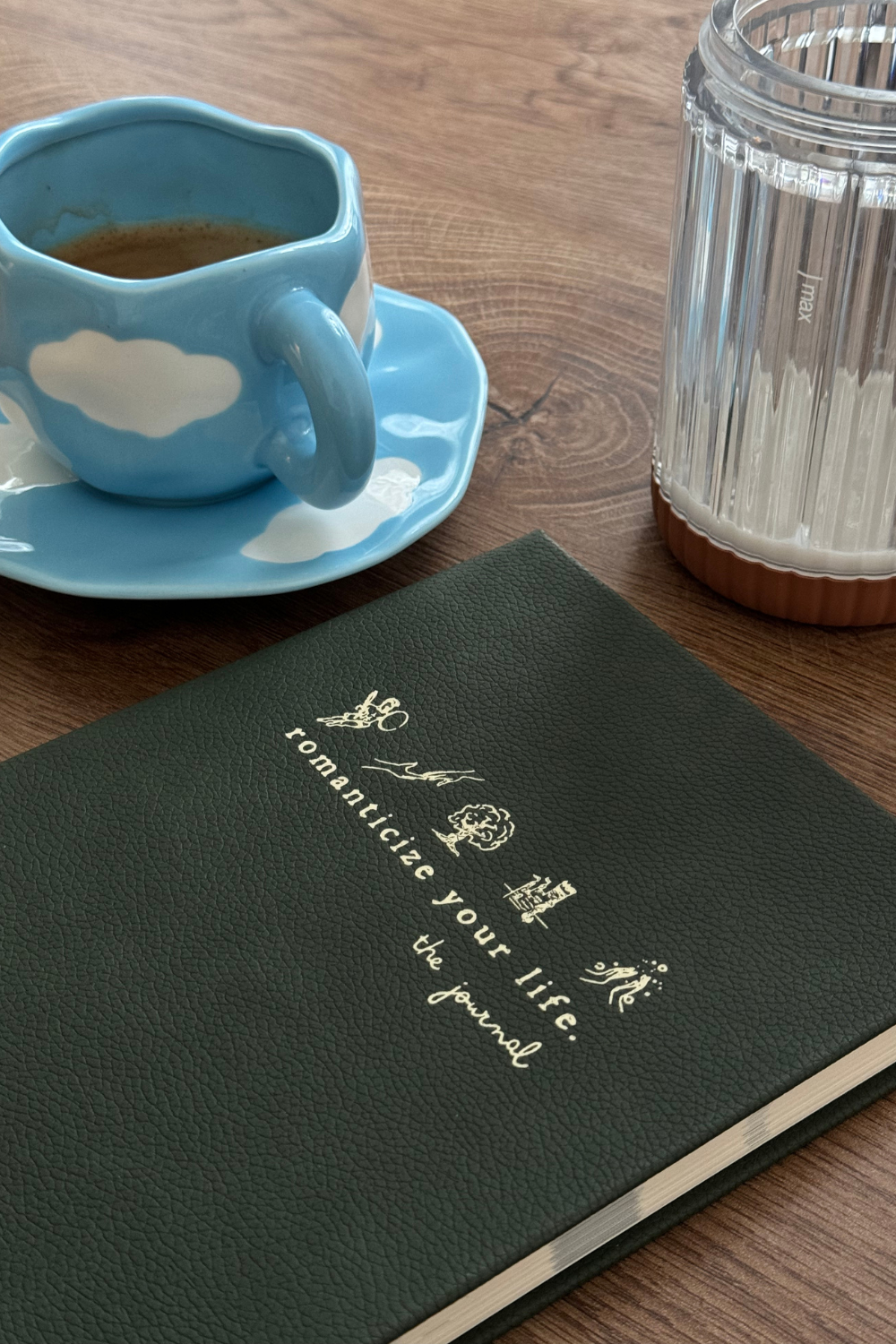 Highlighted features of the Romanticize Your Life Journal including prompts and tips.