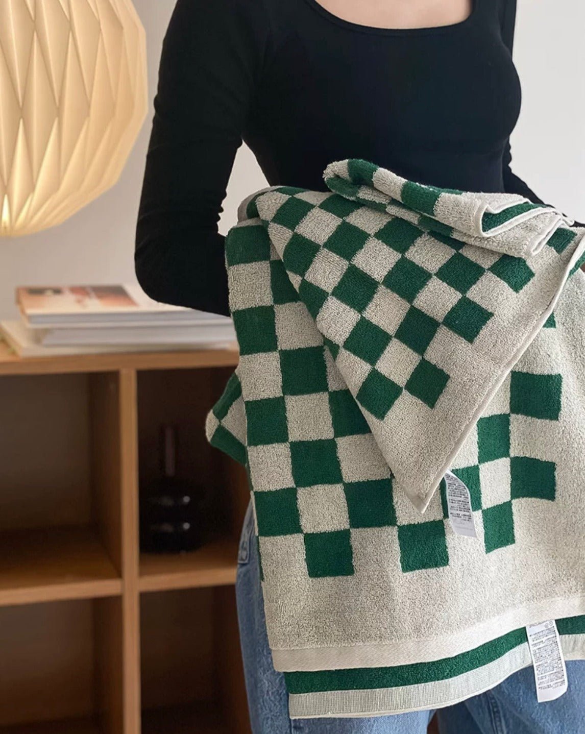 Premium Checkered Bath Towel - Long-Staple Cotton for Ultimate Softness and Absorbency